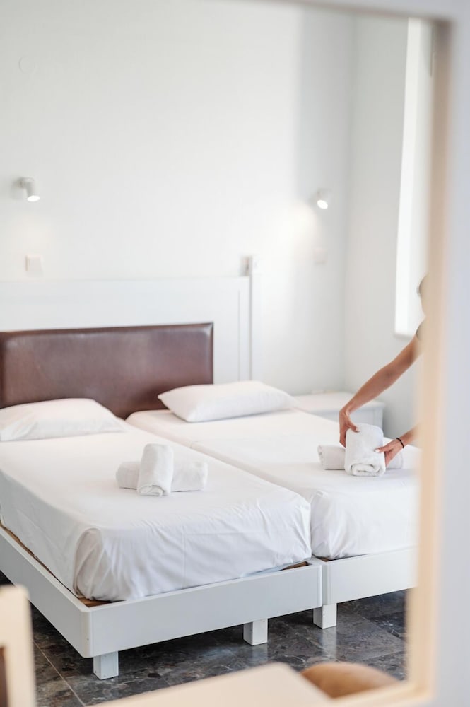 Pontikonisi Hotel - Adults only — Hotel rooms in Perama (Corfu), Ionian Islands