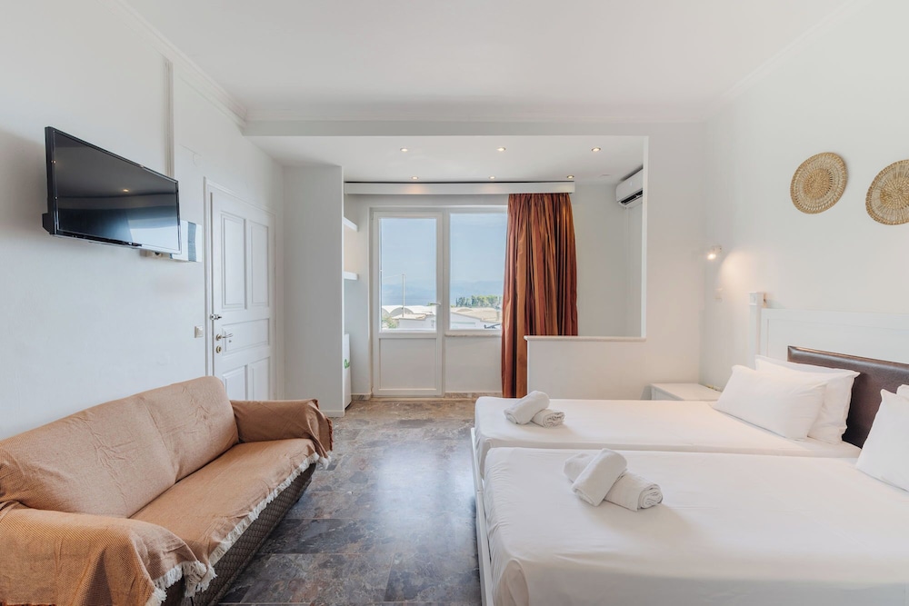 Pontikonisi Hotel - Adults only — Hotel rooms in Perama (Corfu), Ionian Islands