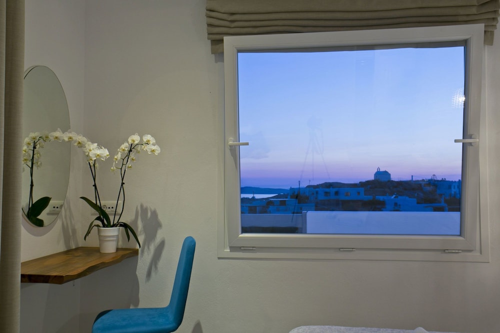 Anna Maria Mykonos Hotel — Hotel rooms in Glastros, South Aegean