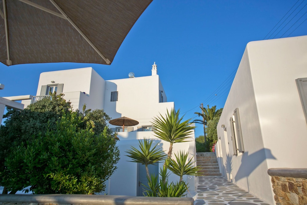 Anna Maria Mykonos Hotel — Hotel building in Glastros, South Aegean