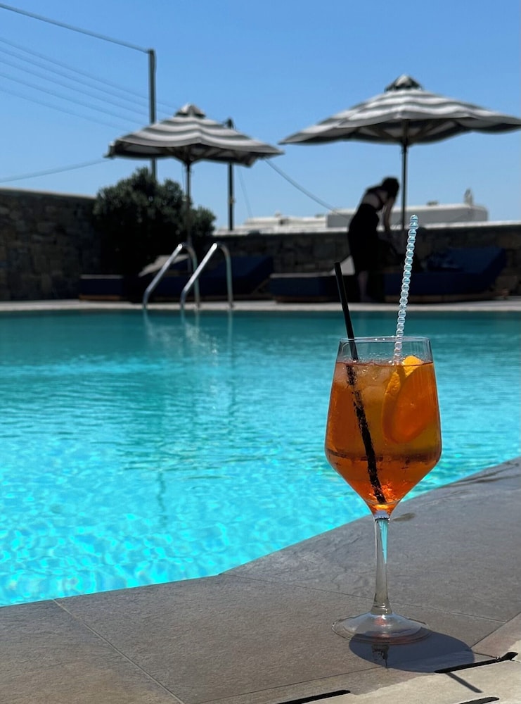 Anna Maria Mykonos Hotel — Swimming pool in Glastros, South Aegean