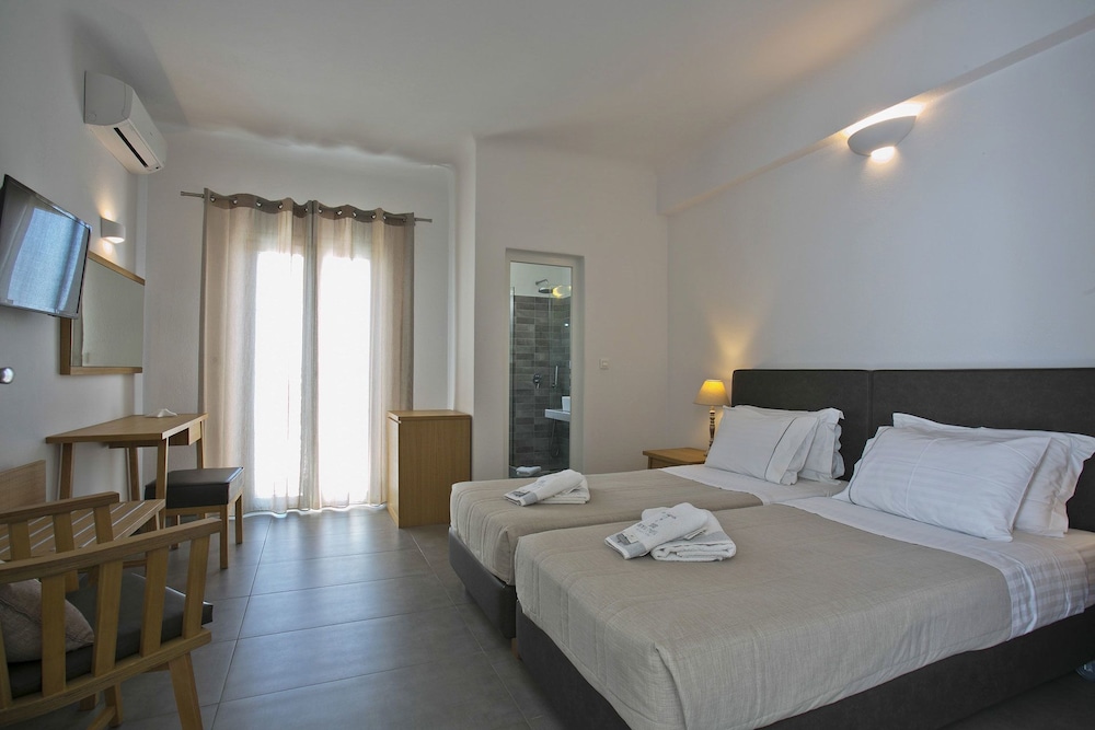 Anna Maria Mykonos Hotel — Hotel rooms in Glastros, South Aegean