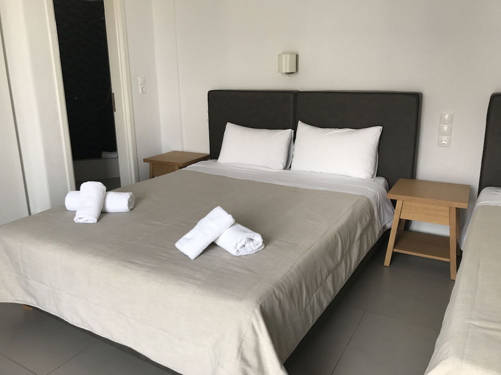 Anna Maria Mykonos Hotel — Hotel rooms in Glastros, South Aegean