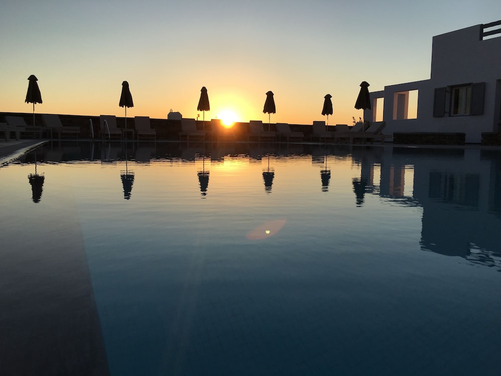 Anna Maria Mykonos Hotel — Swimming pool in Glastros, South Aegean
