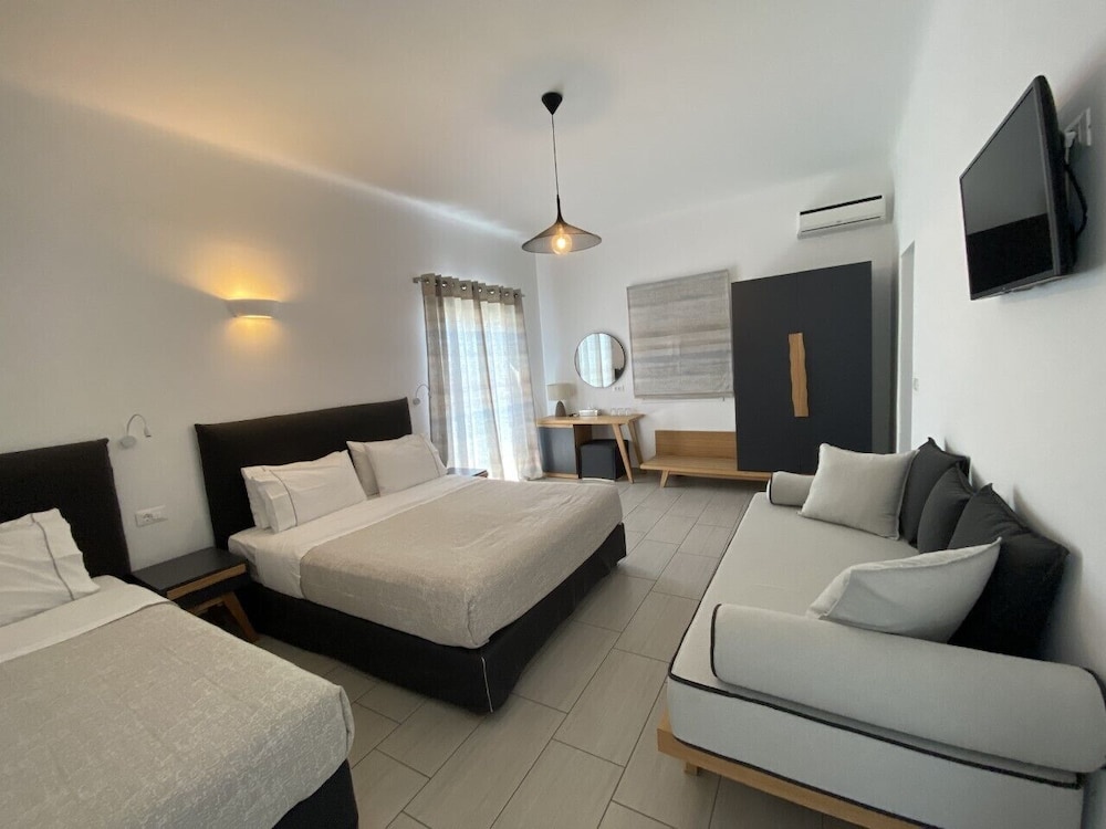 Anna Maria Mykonos Hotel — Hotel rooms in Glastros, South Aegean