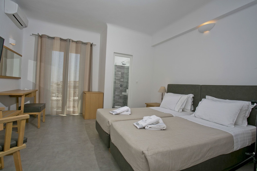 Anna Maria Mykonos Hotel — Hotel rooms in Glastros, South Aegean