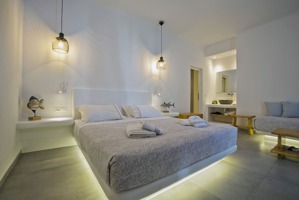 Anna Maria Mykonos Hotel — Hotel rooms in Glastros, South Aegean