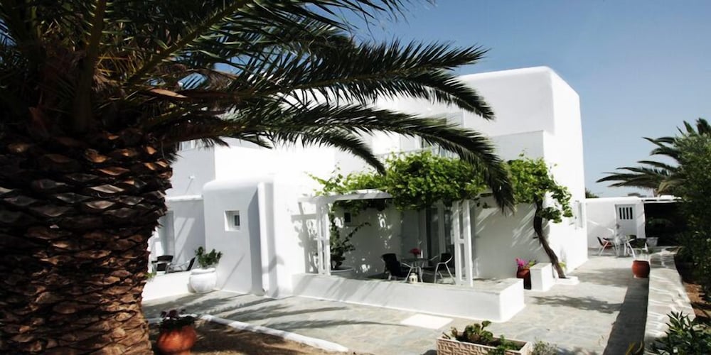 Anna Maria Mykonos Hotel — Hotel building in Glastros, South Aegean