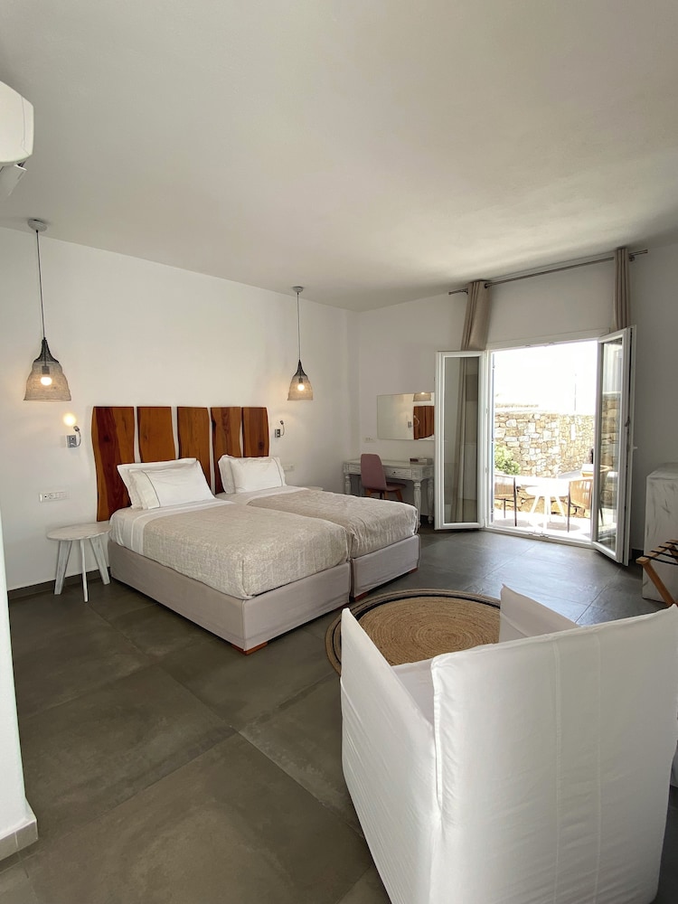 Anna Maria Mykonos Hotel — Hotel rooms in Glastros, South Aegean