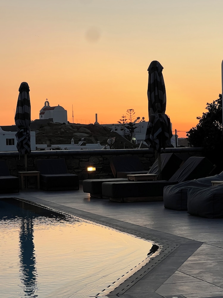 Anna Maria Mykonos Hotel — Swimming pool in Glastros, South Aegean