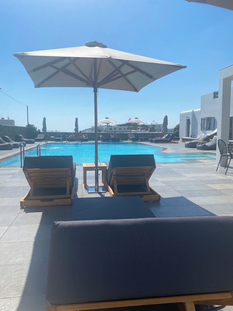 Anna Maria Mykonos Hotel — Swimming pool in Glastros, South Aegean