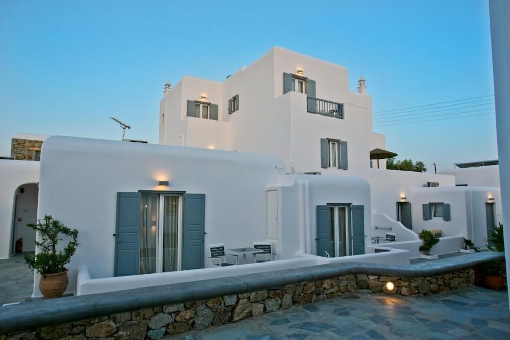Anna Maria Mykonos Hotel — Hotel building in Glastros, South Aegean