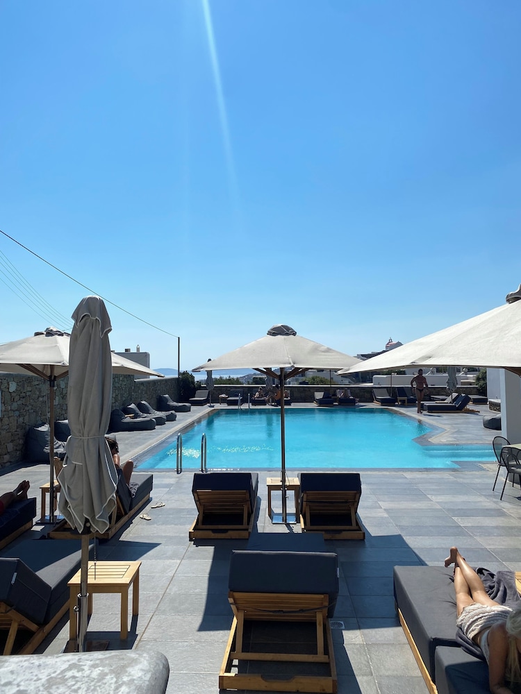Anna Maria Mykonos Hotel — Swimming pool in Glastros, South Aegean
