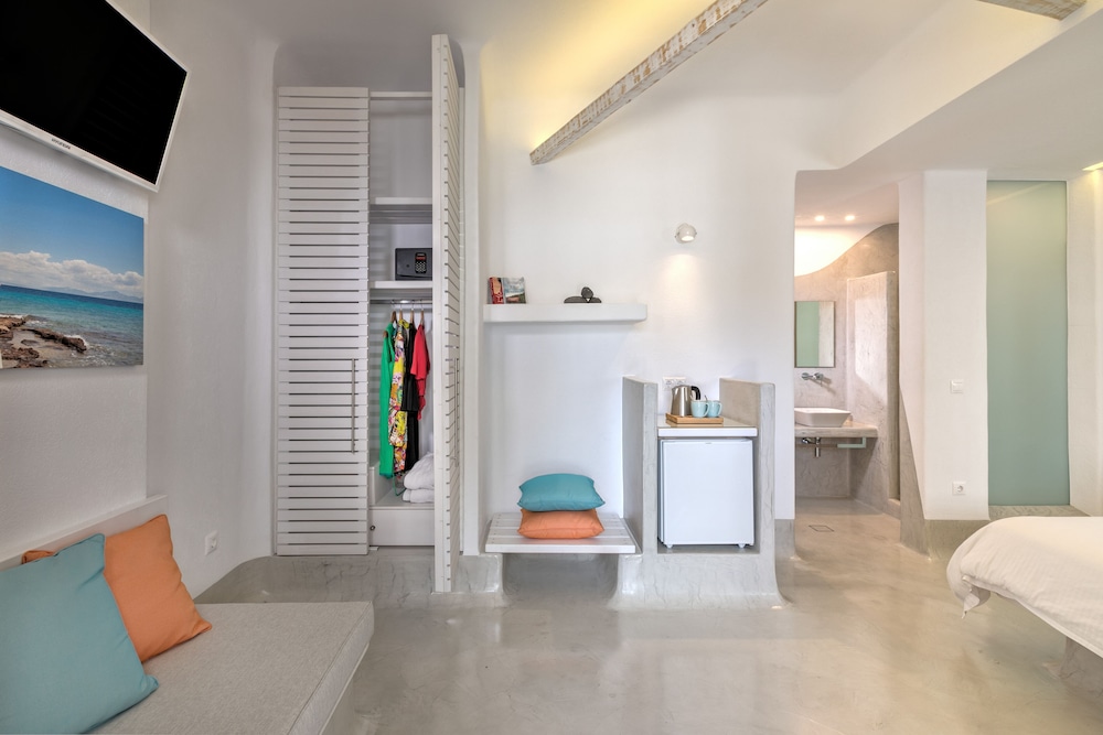 Kouros Village Hotel - Adults Only — Hotel rooms in Perissa, South Aegean
