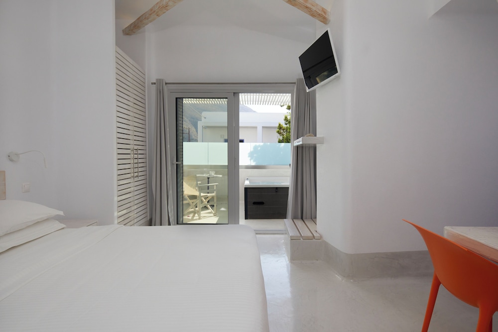 Kouros Village Hotel - Adults Only — Hotel rooms in Perissa, South Aegean