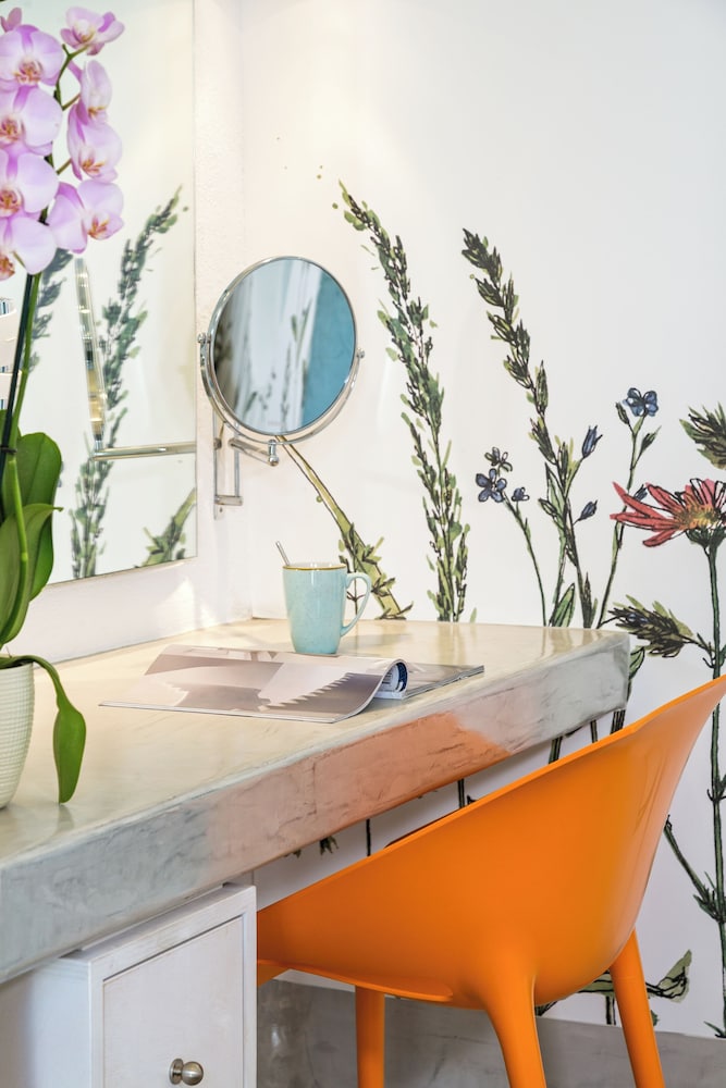 Kouros Village Hotel - Adults Only — Hotel rooms in Perissa, South Aegean