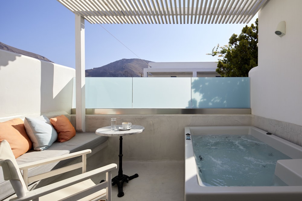 Kouros Village Hotel - Adults Only — Hotel rooms in Perissa, South Aegean
