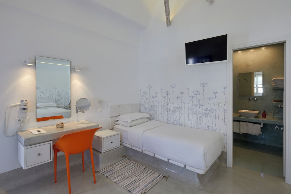 Kouros Village Hotel - Adults Only — Hotel rooms in Perissa, South Aegean