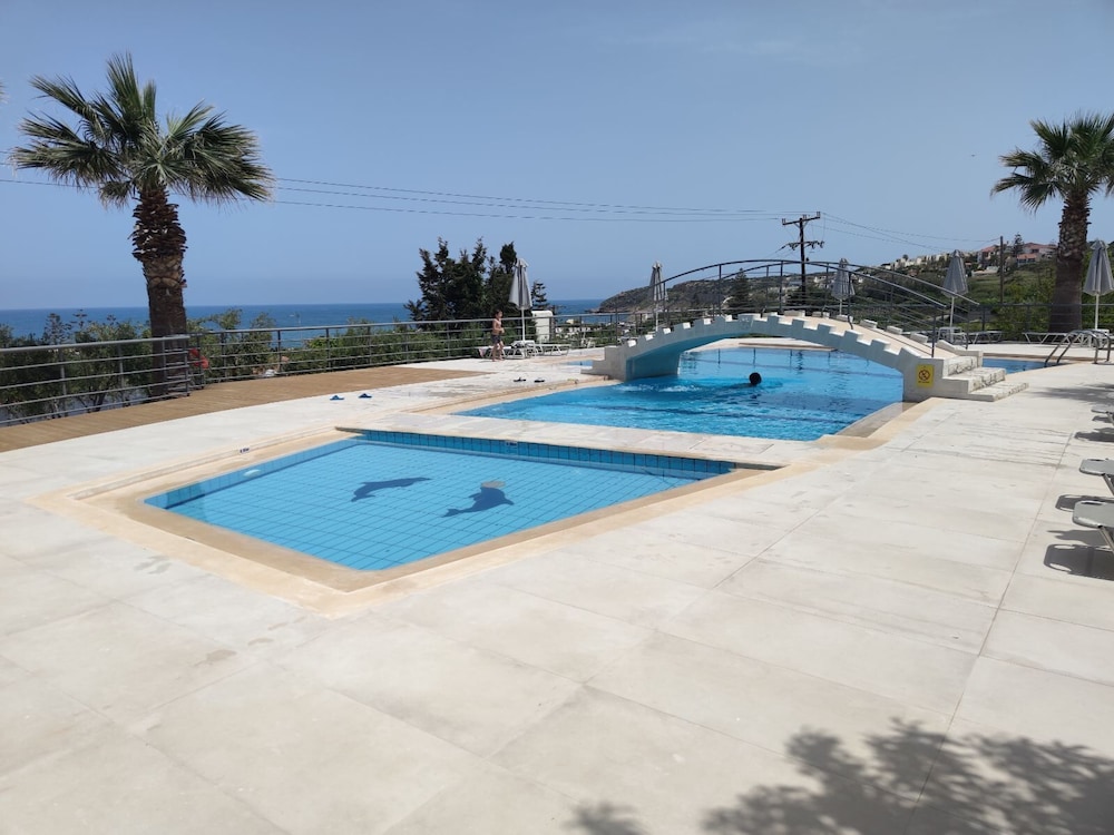 Oasis Scaleta Hotel — Swimming pool in Rethymnon