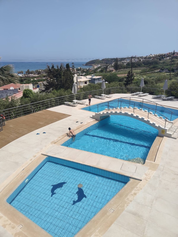 Oasis Scaleta Hotel — Swimming pool in Rethymnon