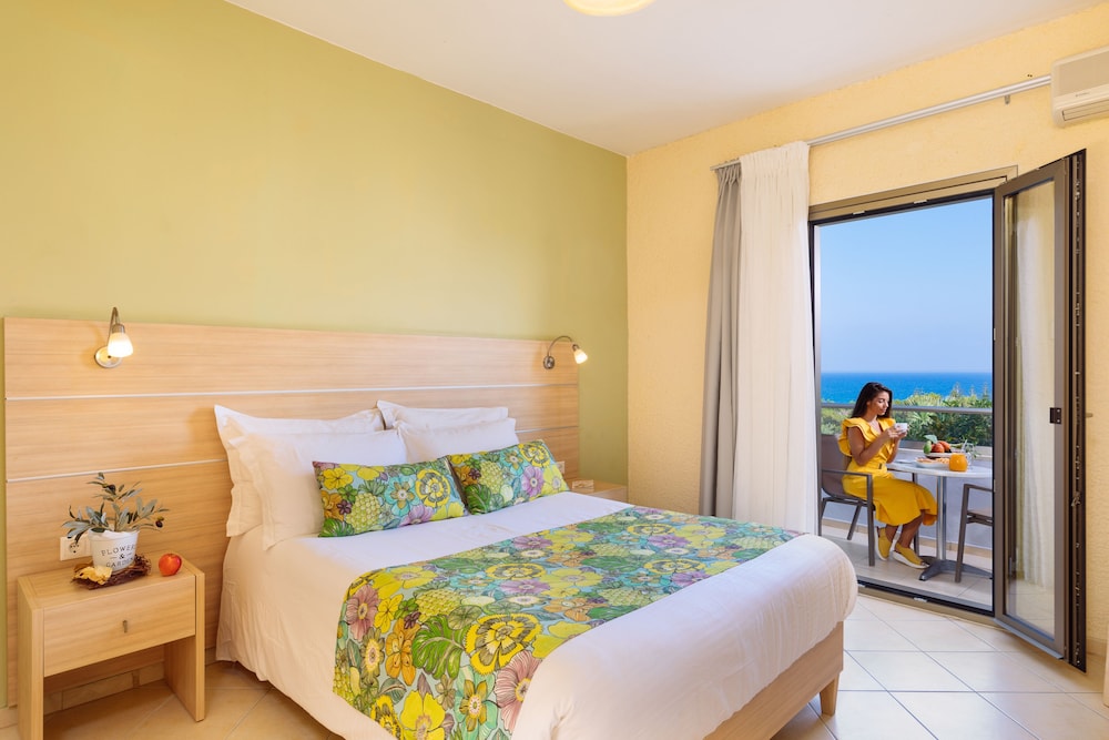 Oasis Scaleta Hotel — Hotel rooms in Rethymnon