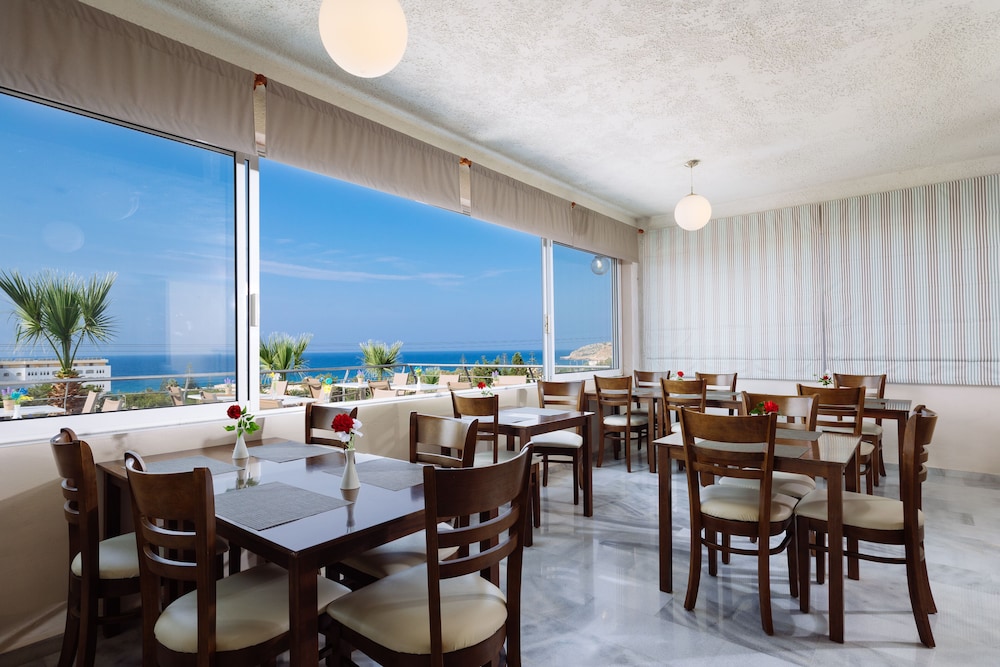 Oasis Scaleta Hotel — Restaurant & bars in Rethymnon