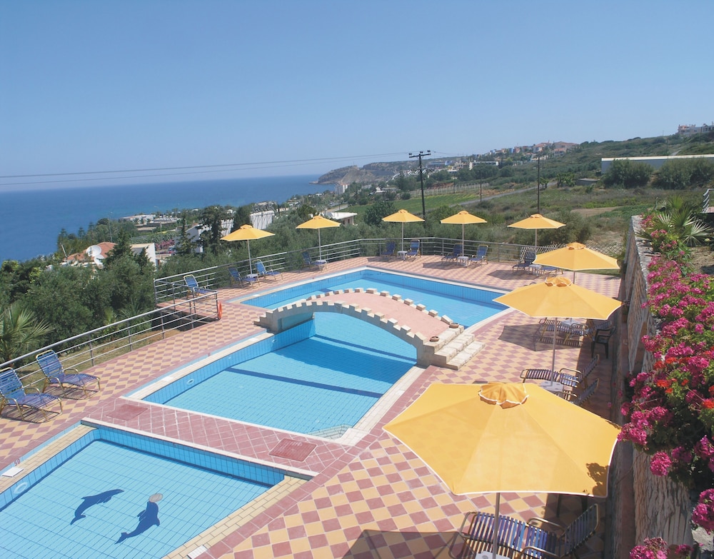 Oasis Scaleta Hotel — Swimming pool in Rethymnon