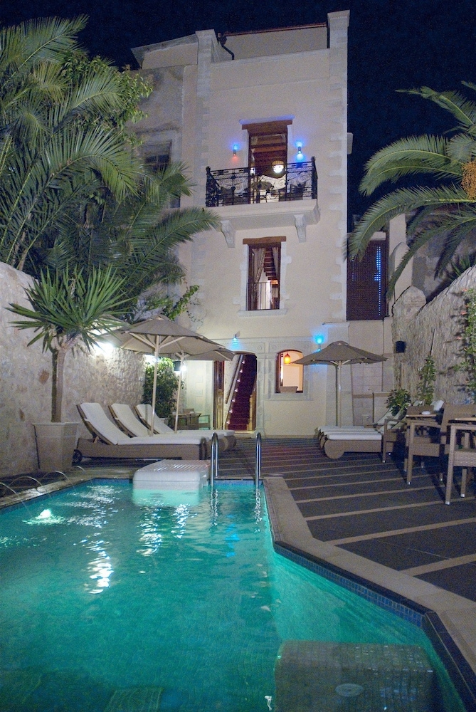 Antica Dimora Suites — Swimming pool in Rethymnon