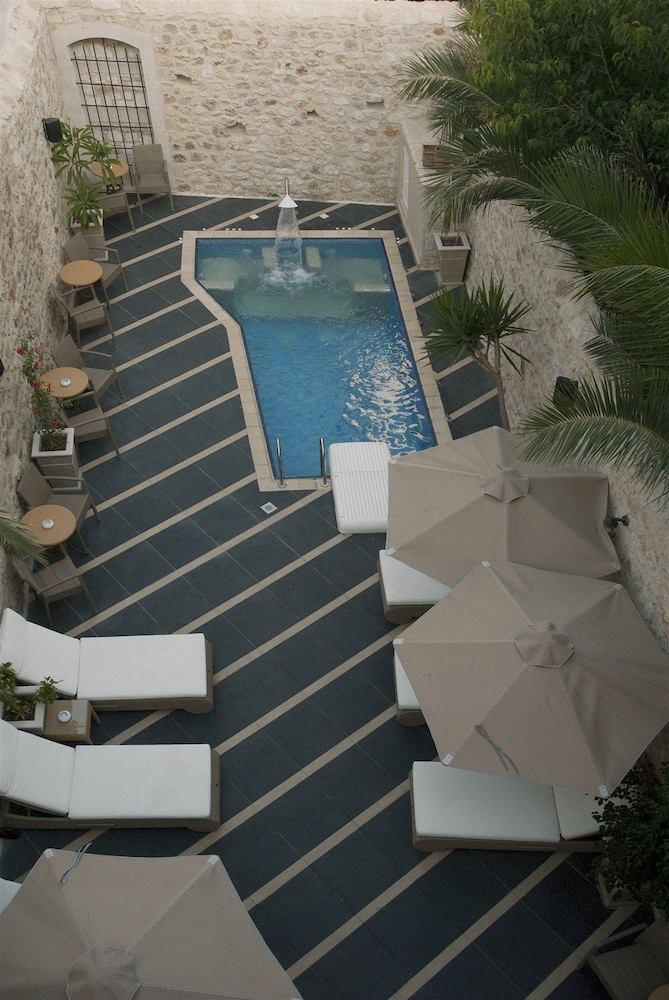 Antica Dimora Suites — Swimming pool in Rethymnon