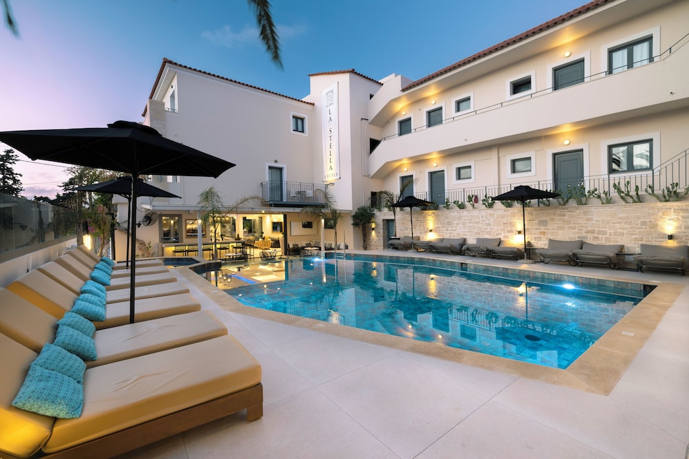 La Stella Suites — Swimming pool in Rethymnon