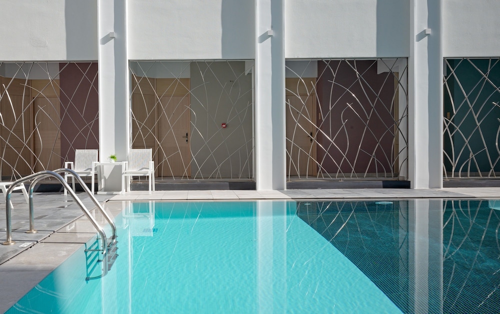 Melrose Rethymno by Mage Hotels — Swimming pool in Rethymnon