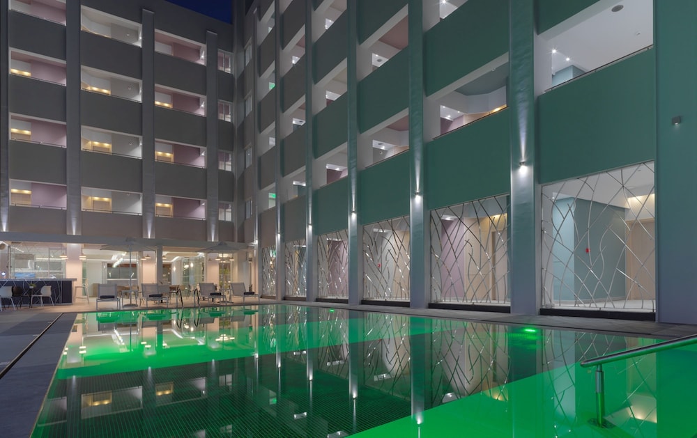 Melrose Rethymno by Mage Hotels — Swimming pool in Rethymnon