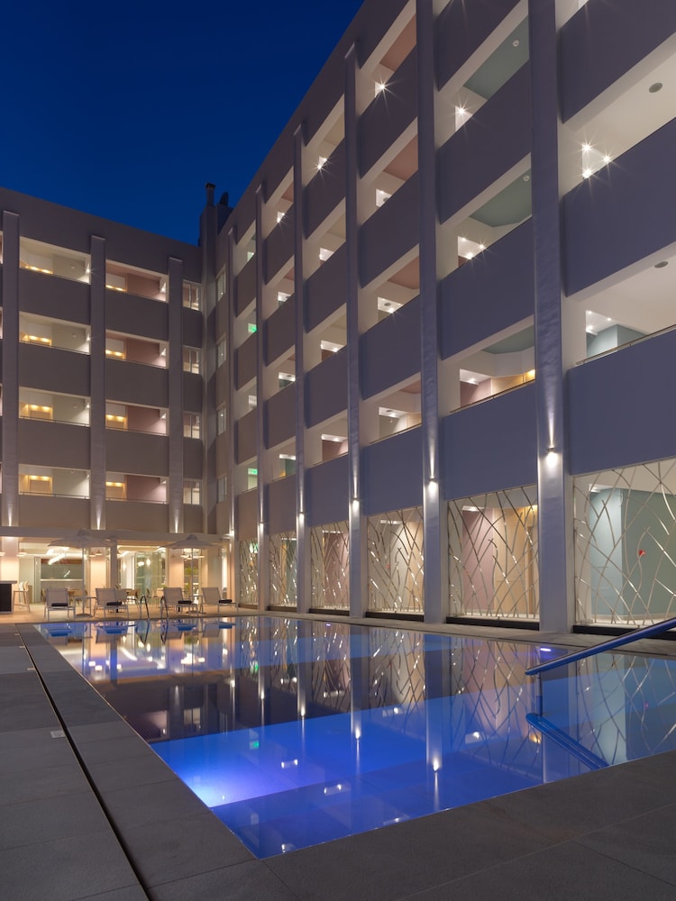 Melrose Rethymno by Mage Hotels — Hotel building in Rethymnon