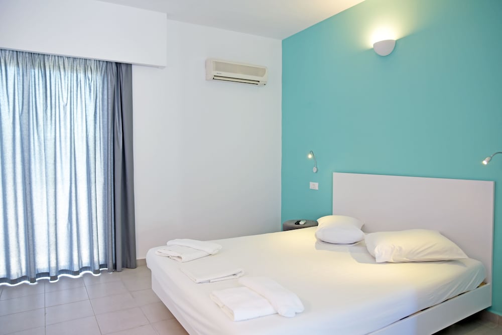 Hillside Studios & Apartments — Hotel rooms in Faliraki, South Aegean
