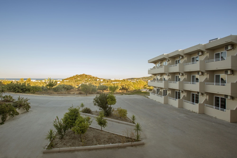 Hillside Studios & Apartments — Hotel building in Faliraki, South Aegean