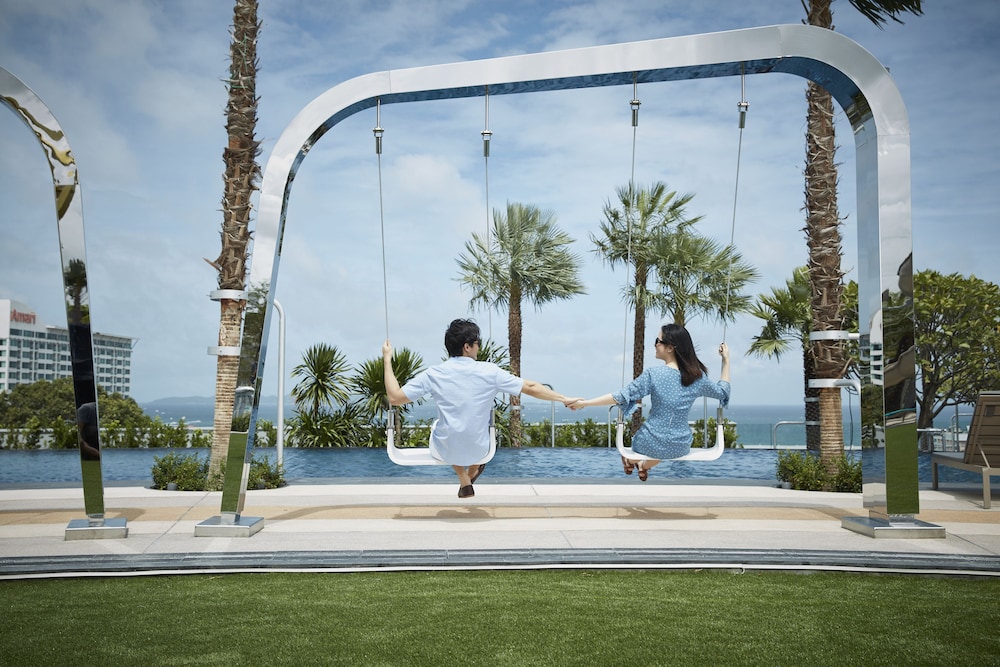 Grande Centre Point Pattaya — Swimming pool in Pattaya, Chonburi