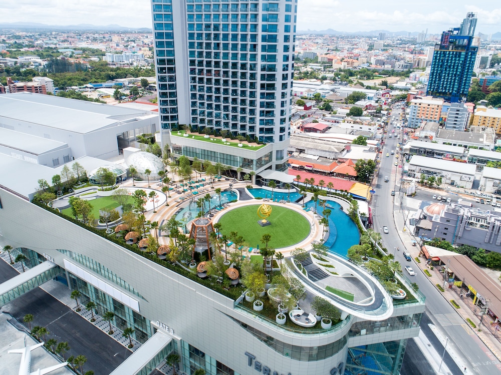 Grande Centre Point Pattaya — Hotel building in Pattaya, Chonburi