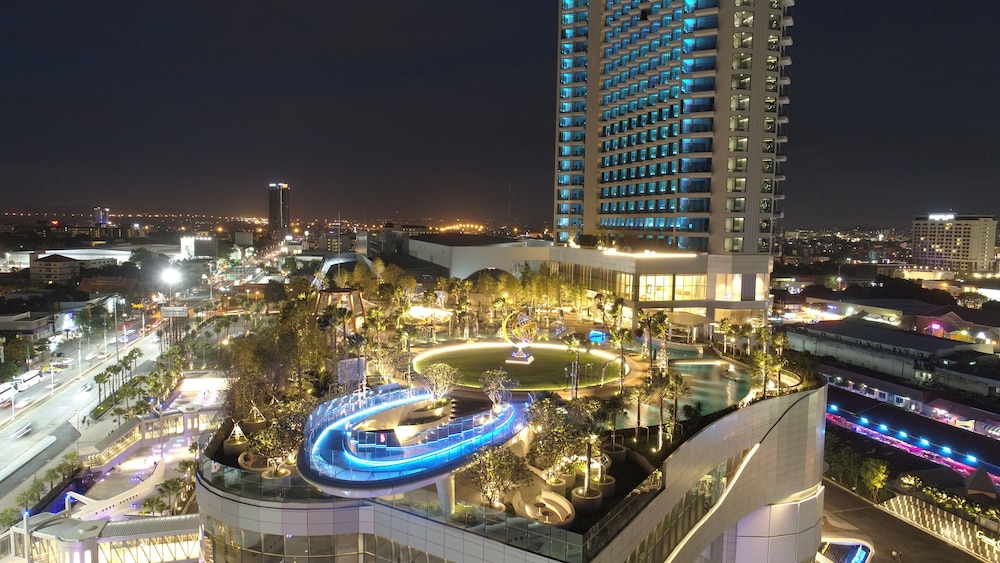 Grande Centre Point Pattaya — Hotel building in Pattaya, Chonburi