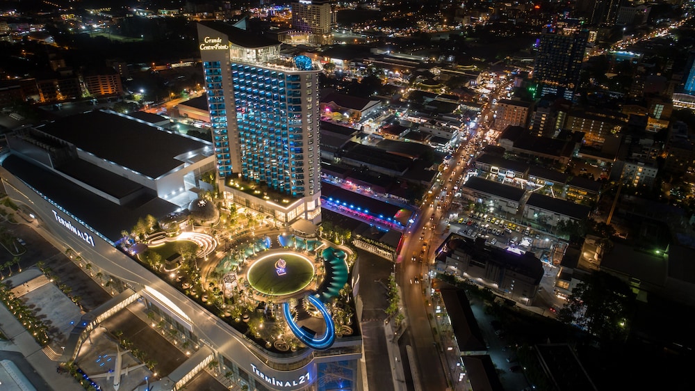 Grande Centre Point Pattaya — Hotel building in Pattaya, Chonburi