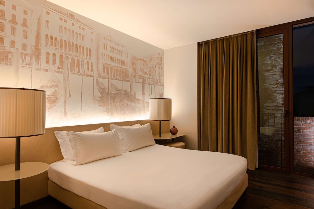 Hyatt Centric Murano Venice — Hotel rooms in Venice, Veneto