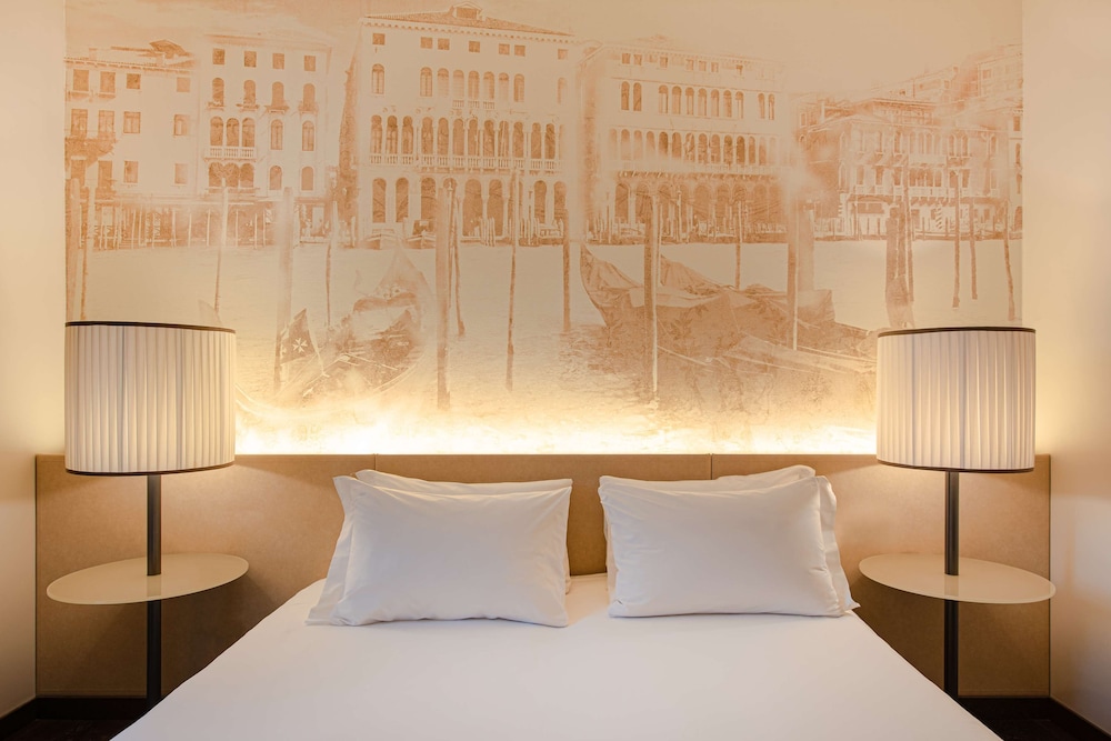Hyatt Centric Murano Venice — Hotel rooms in Venice, Veneto