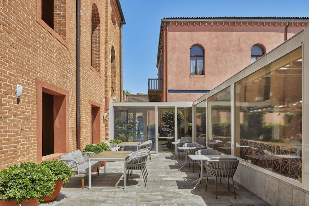 Hyatt Centric Murano Venice — Restaurant & bars in Venice, Veneto