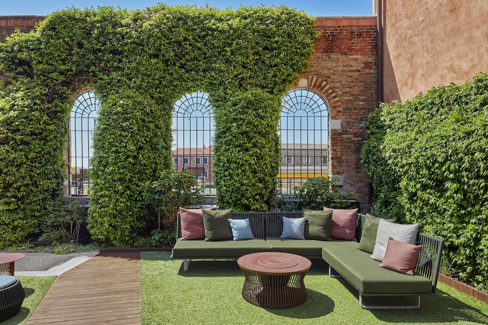 Hyatt Centric Murano Venice — Restaurant & bars in Venice, Veneto