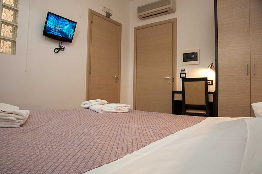 Albergo Perseo — Hotel rooms in Portopalo, Sicily