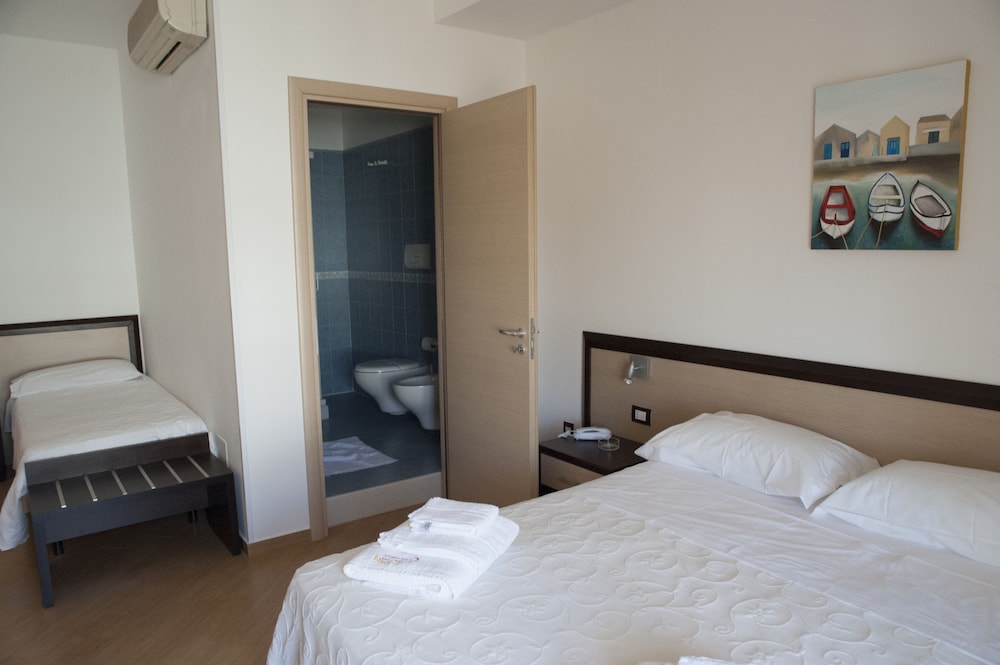 Albergo Perseo — Hotel rooms in Portopalo, Sicily