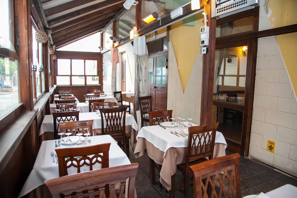 Albergo Perseo — Restaurant & bars in Portopalo, Sicily