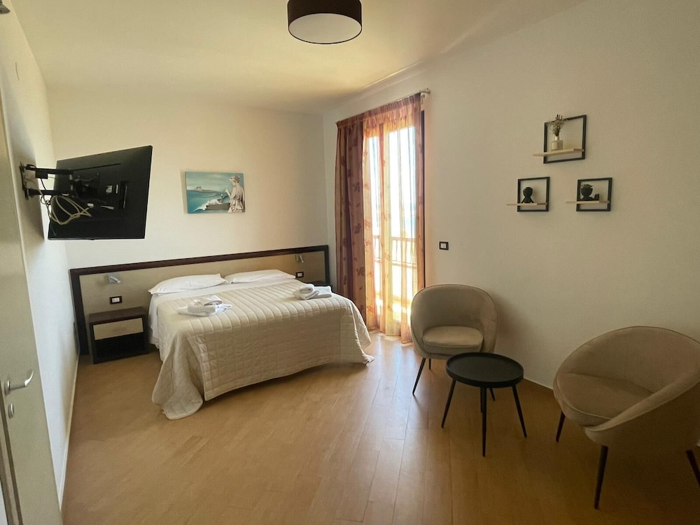 Albergo Perseo — Hotel rooms in Portopalo, Sicily