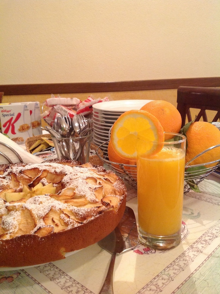Albergo Perseo — Restaurant & bars in Portopalo, Sicily