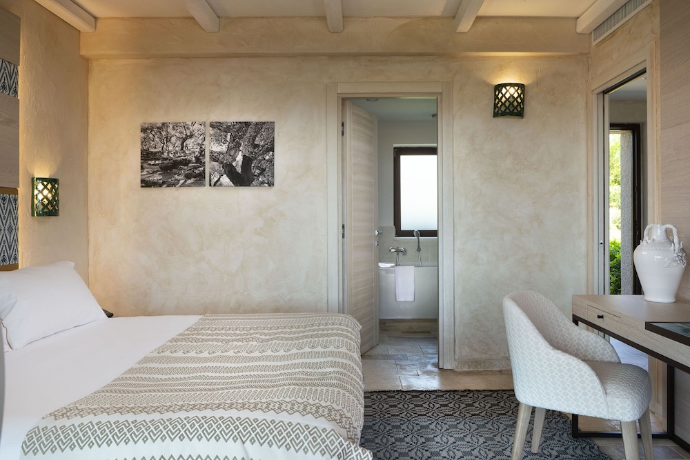 Baglioni Resort Sardinia - The Leading Hotels of the World — Hotel rooms in San Teodoro, Sardinia