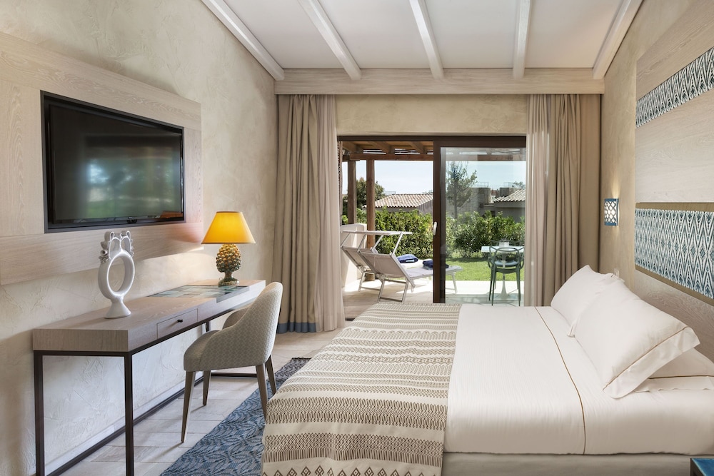 Baglioni Resort Sardinia - The Leading Hotels of the World — Hotel rooms in San Teodoro, Sardinia